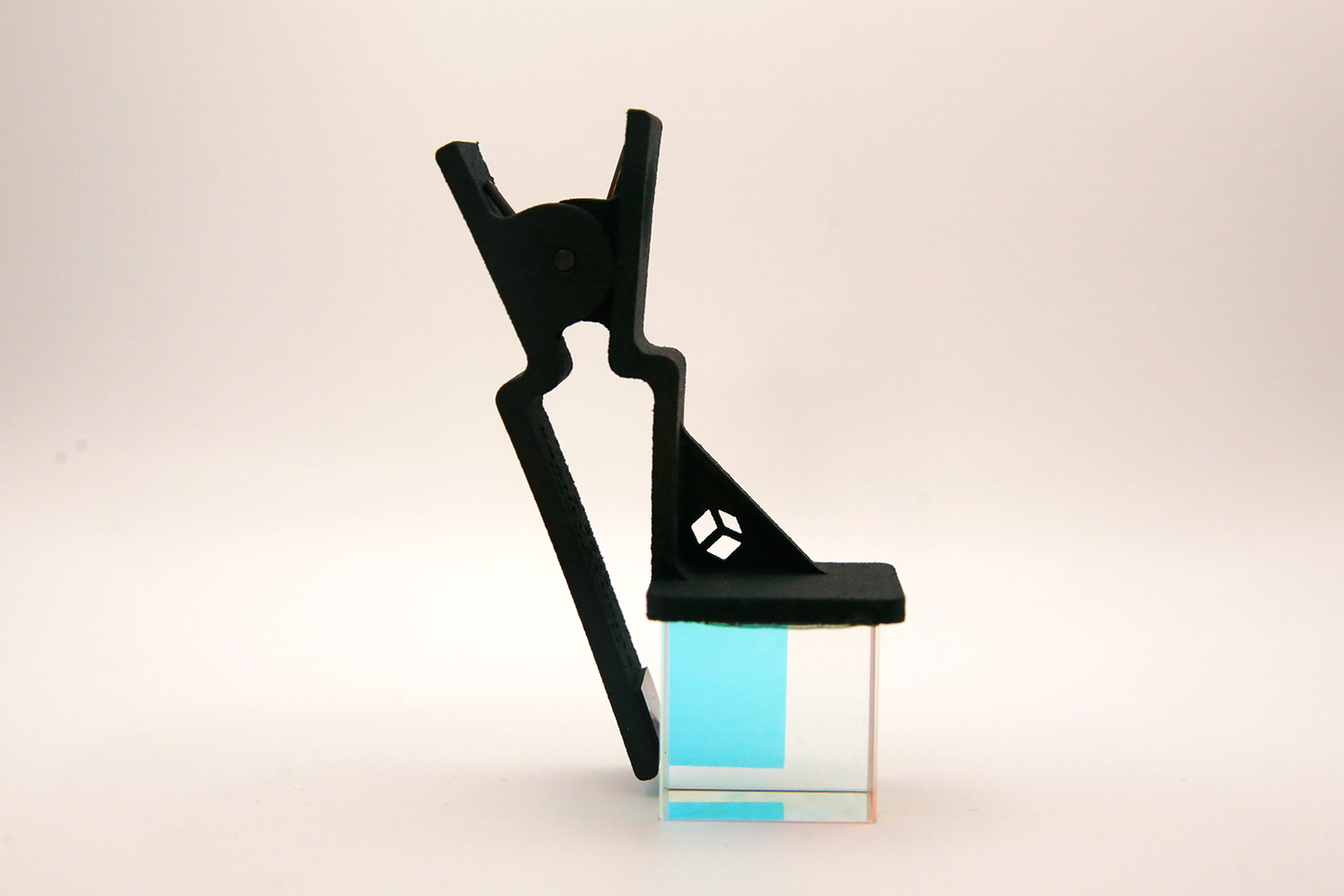 Kaleidocube: Analog Filter for your Phone