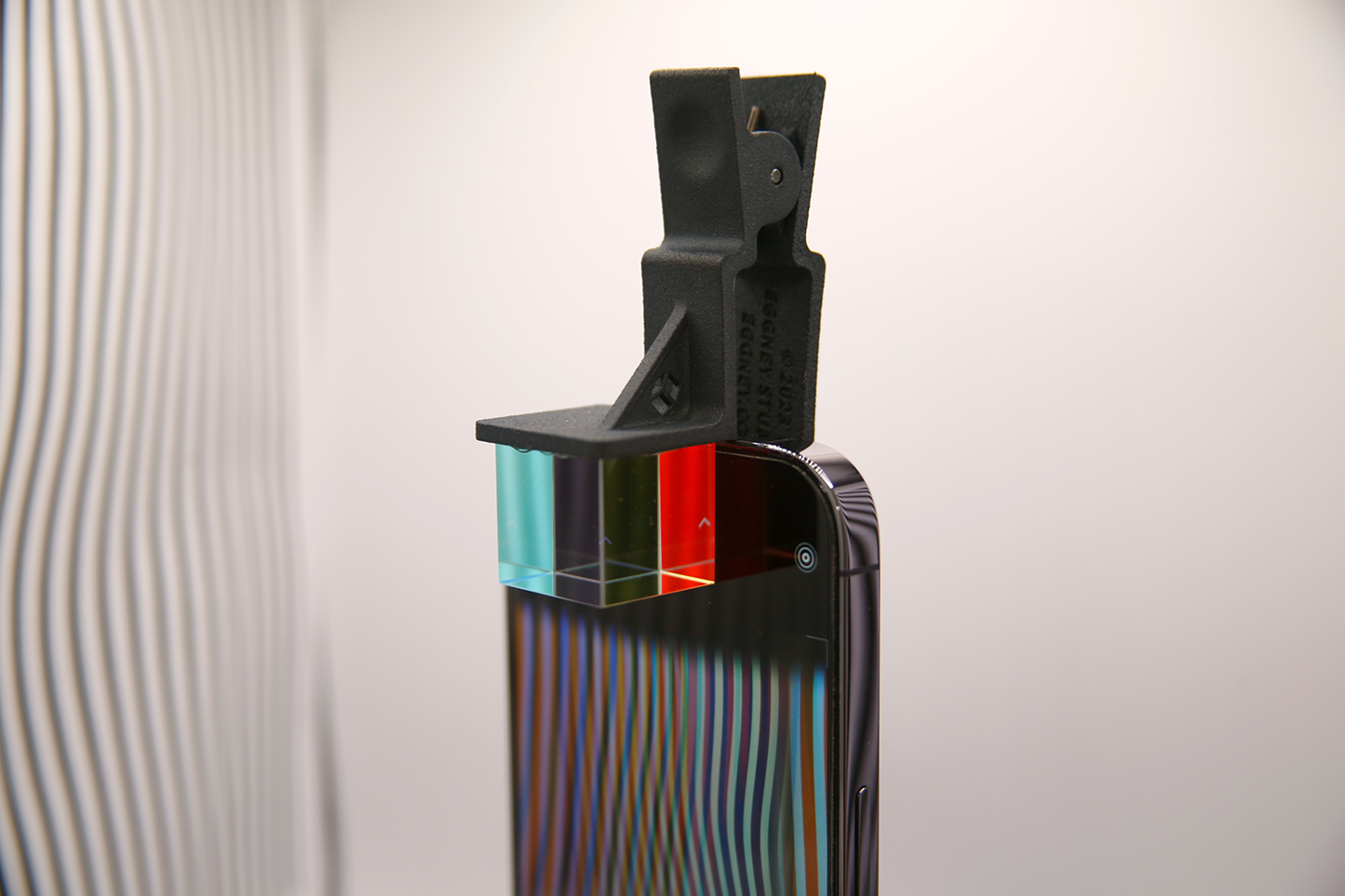 Kaleidocube: Analog Filter for your Phone